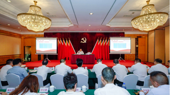 尊龙集团任丁书记带头讲授“不忘初心、牢记使命”主题教育专题党课